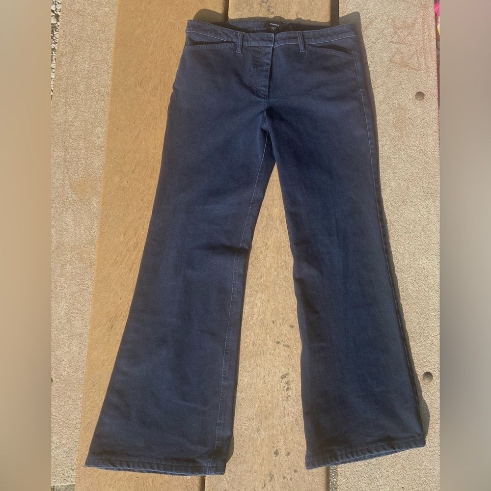 Theroy Wm’s Sz 6 Blue Dark Wash Bootleg Denim Jeans